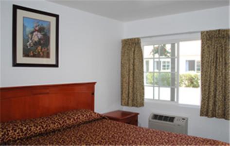Rose Bowl Motel 4