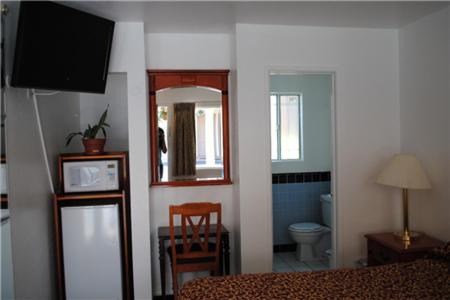 Rose Bowl Motel 8
